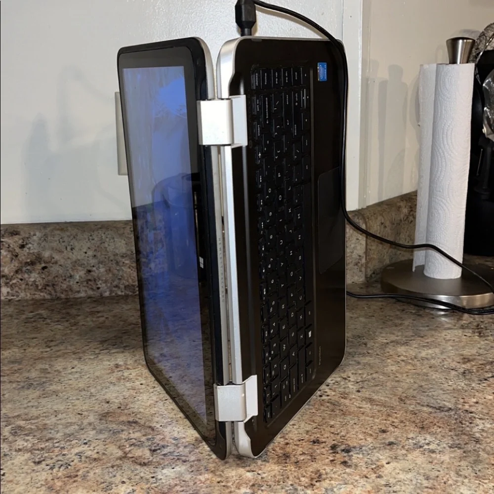 Hp Pavilion x360 2 in 1 laptop/tablet